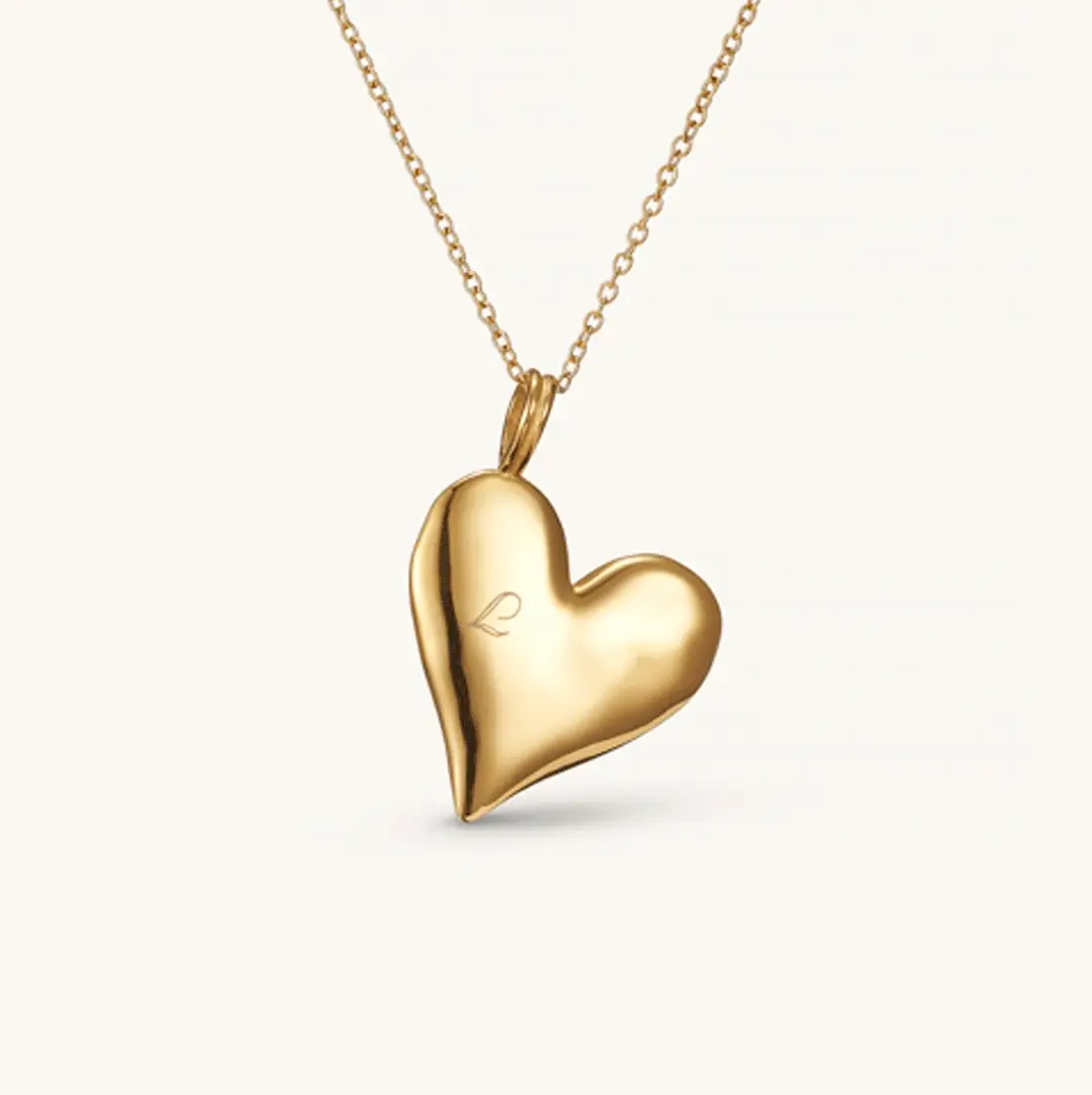 Amore Pendant Necklace in Gold - Image 6