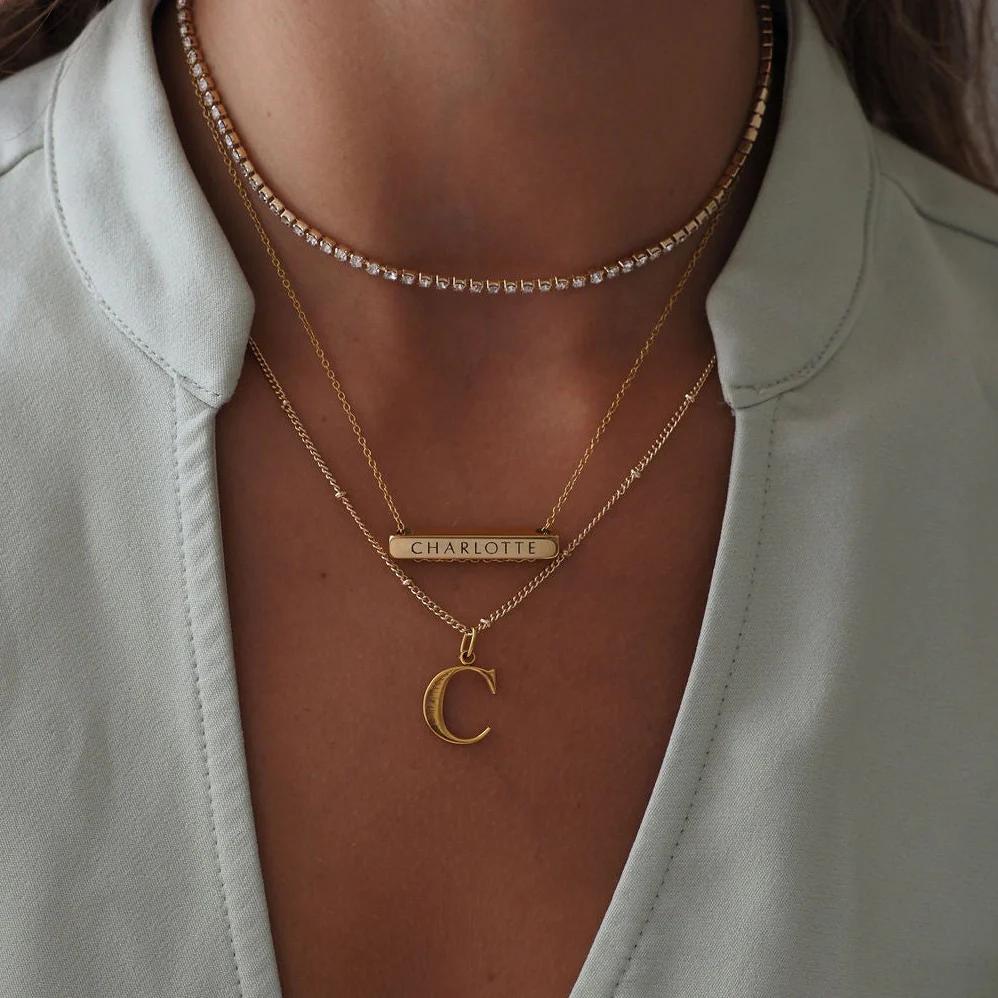 R Initial Necklace Gold - Image 4