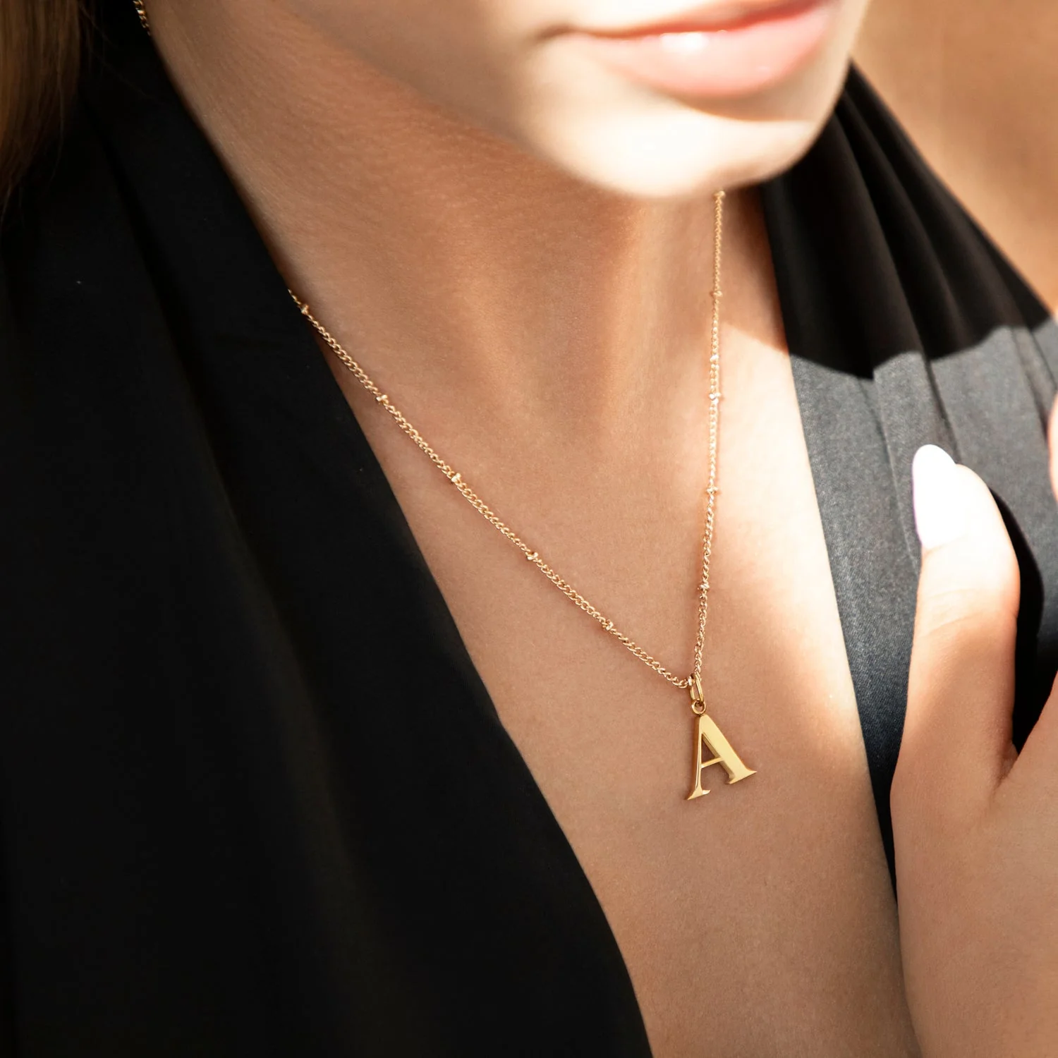 V Initial Necklace Gold - Image 3
